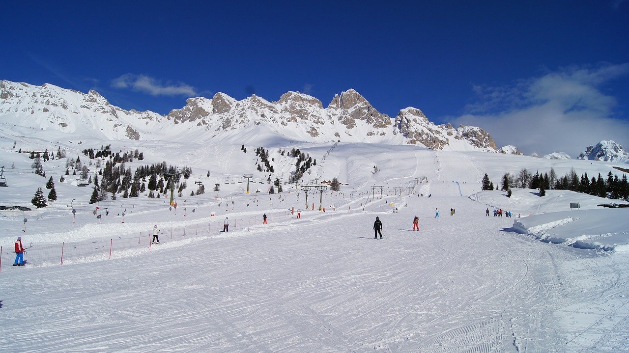 Szkółka narciarska – doskonały sposób na naukę jazdy na nartach nie tylko dla dzieci