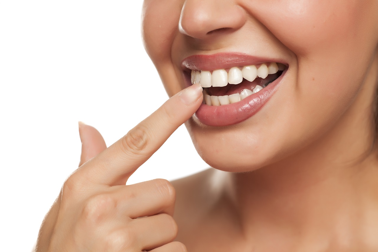 Przebarwienia na zębach – jak się ich pozbyć?