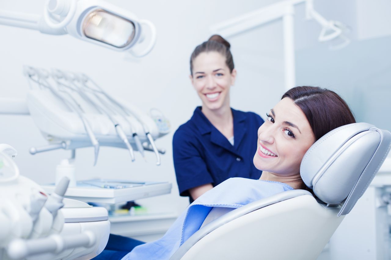 Dentysta – jakie zabiegi wykonuje w gabinecie?
